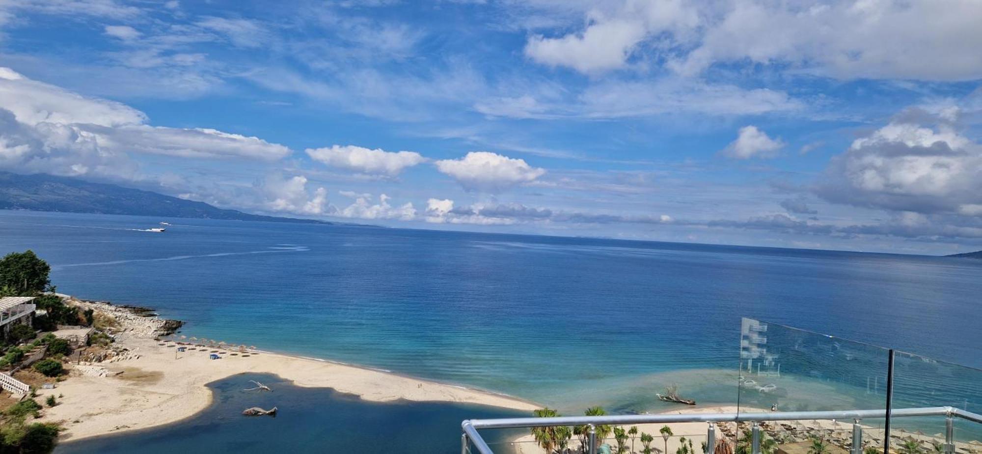 Sadet'S Penthouse Saranda Apartment Luaran gambar